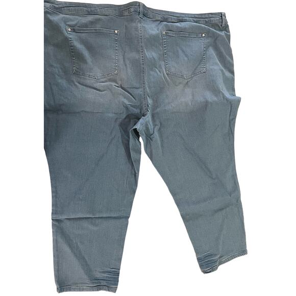 KIM GRAVEL TRIPLE LUXE DENIM CAPRI NWOT PLUS SIZE 32W VINTAGE LIGHT WASH - Picture 2 of 11